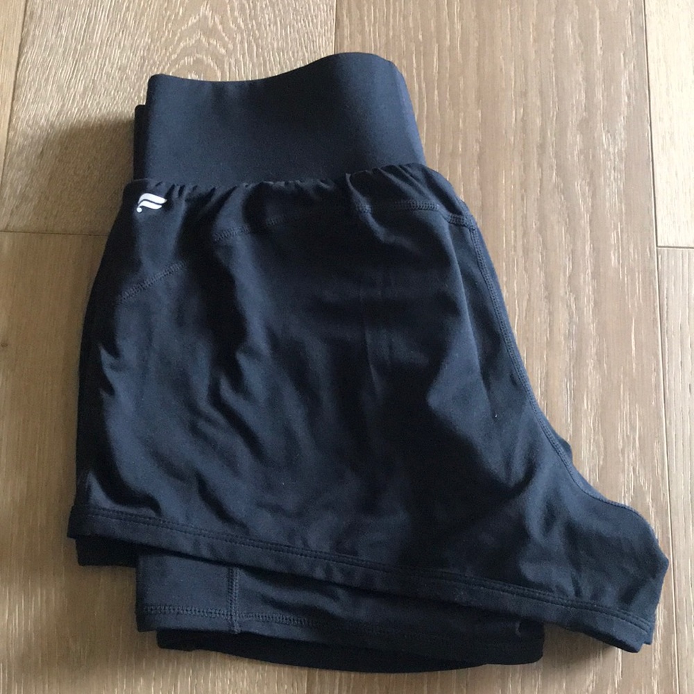 Fabletics women’s workout shirt with compression lining-black-size small